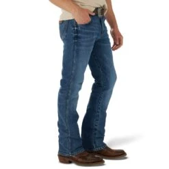 Wrangler Men's Retro 77 Slim Jeans -Cowboy Essentials Shop 77MWZMP 4